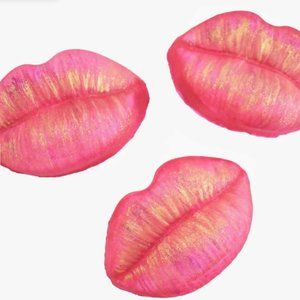 Set of 2 Luxurious Bath Bombs Cherry & Pucker Up